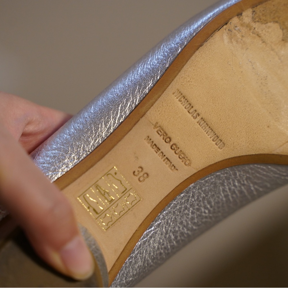 Nicholas Kirkwood Metallic Silver Flats Size 38